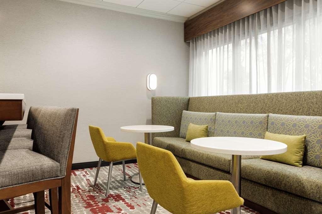 Hampton Inn Starkville Restaurant photo